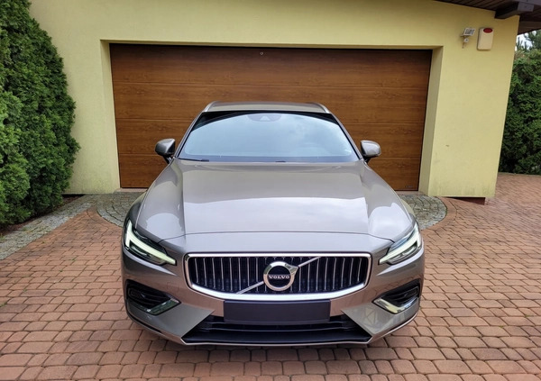 Volvo V60 cena 88800 przebieg: 198000, rok produkcji 2018 z Opoczno małe 742